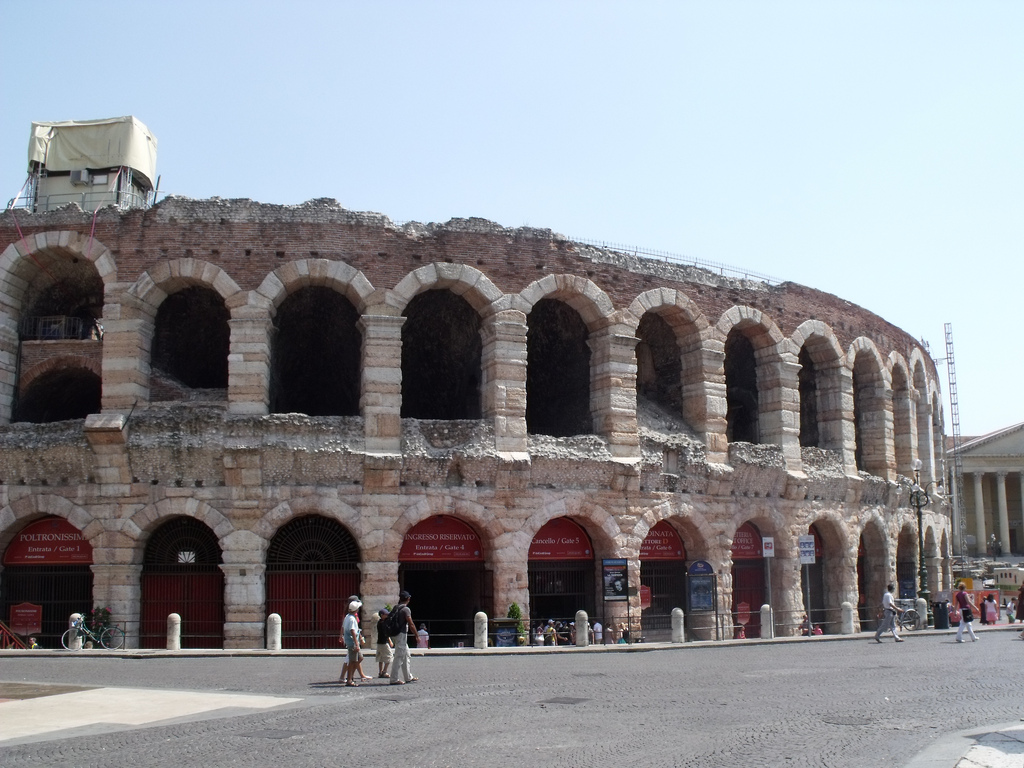 Verona with teenagers Roman arena in Piazza Bra Copyright©2015 reserved to photographer. Contact mapandfamily.com 