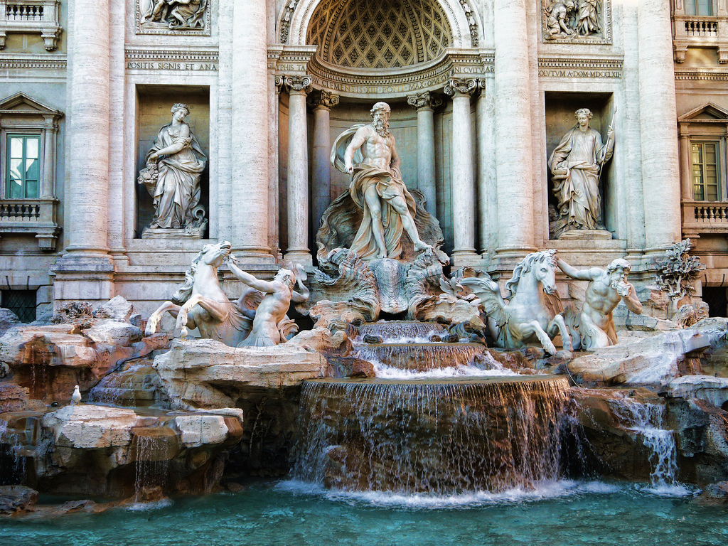 Rome for teens: view of the Trevi fountain during the day.