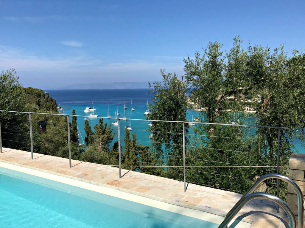 Villa Avra in Lakka Paxos has a view of the bay from the pool. Copyright © 2017 mapandfamily.com 