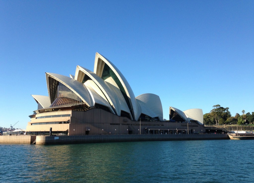 Family trip Australia Sydney opera house. Copyright©2016 reserved to photographer. Contact mapandfamily.com