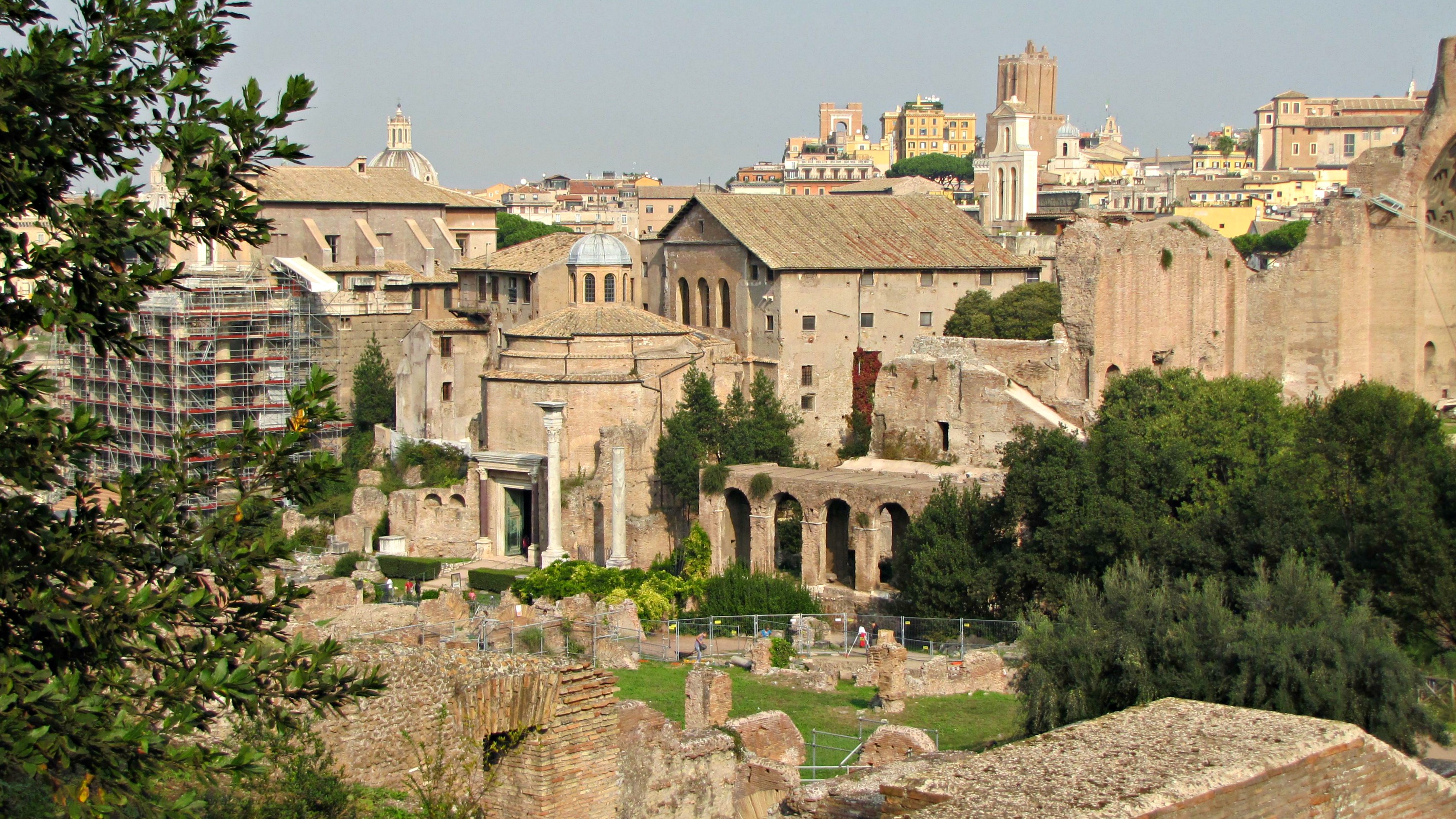 Rome with teens the Forum - Map & Family