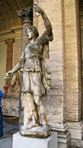 Rome in 3 days: visit the Vatican - the Apollo Belvedere statue. Copyright©2016 reserved to photographer via mapandfamily.com
