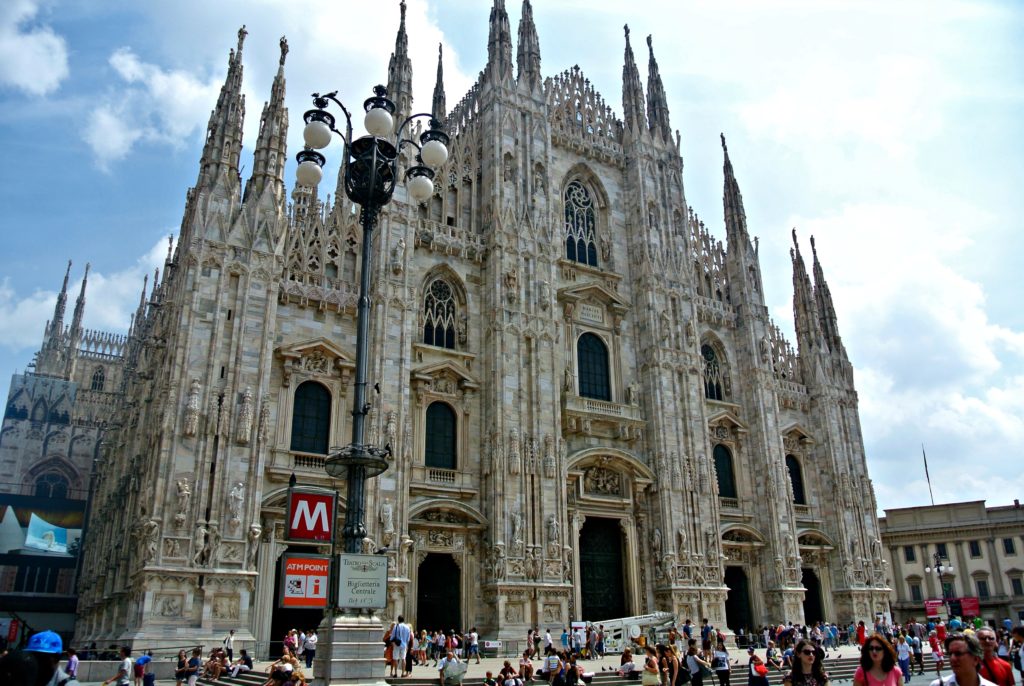Family holiday in the Italian Lakes Milan Duomo. Copyright©2016 reserved to photographer via mapandfamily.com