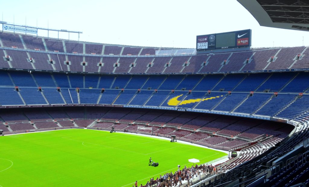 Barcelona stadium tour with teens: Camp Nou pitch and mower Copyright©2016 mapandfamily.com
