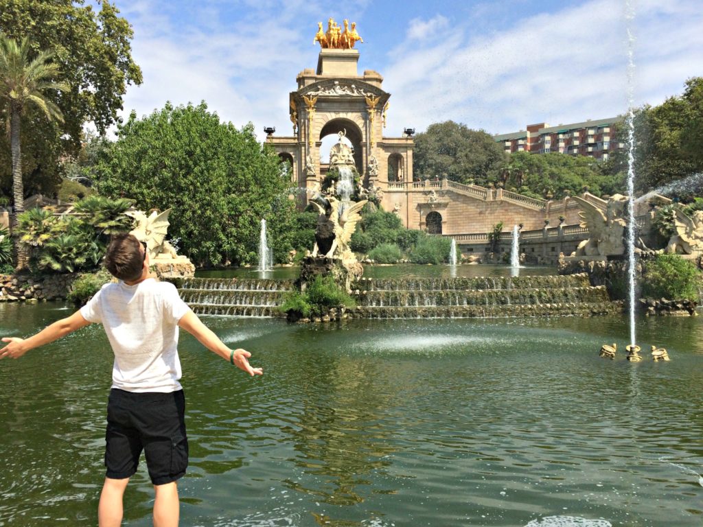 Things to do in barcelona with teens: teenage boy in front of the Cuitadella fountain Copyright©2016 reserved to photographer via mapandfamily.com