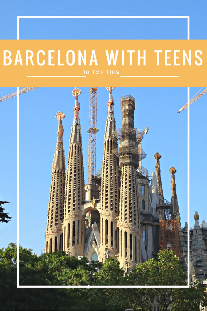 Our Top 10 Things to Do in Barcelona with Teens: where to go, what to do. Family trip to Barcelona with teenagers. mapandfamily.com #familytravel 