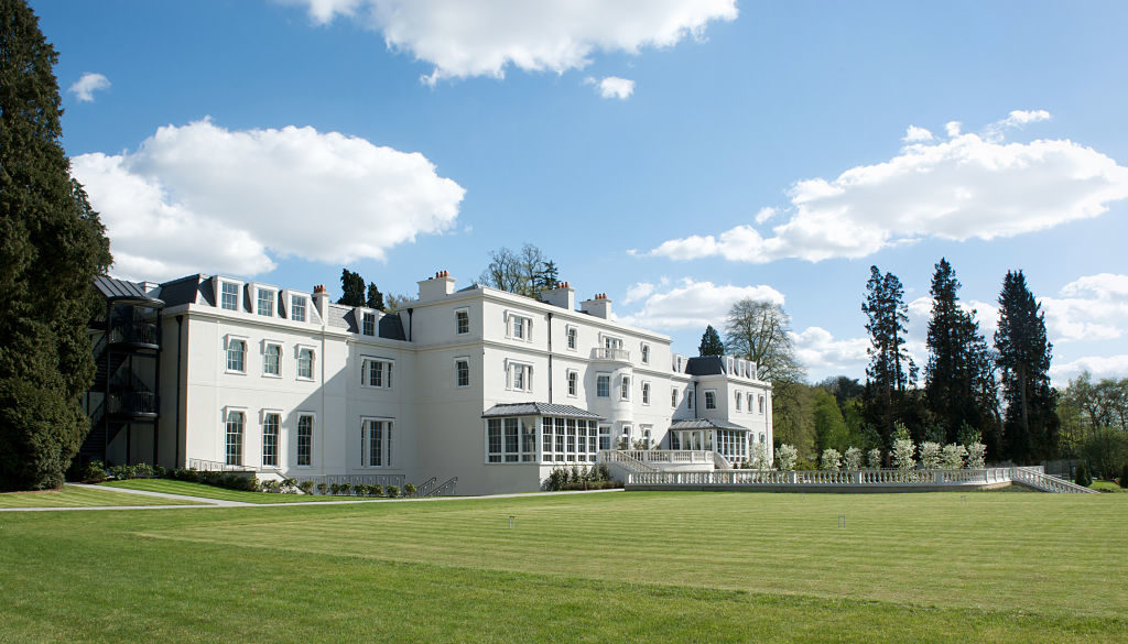 Luxury family break: Coworth Park hotel from croquet lawn ©Coworth Park