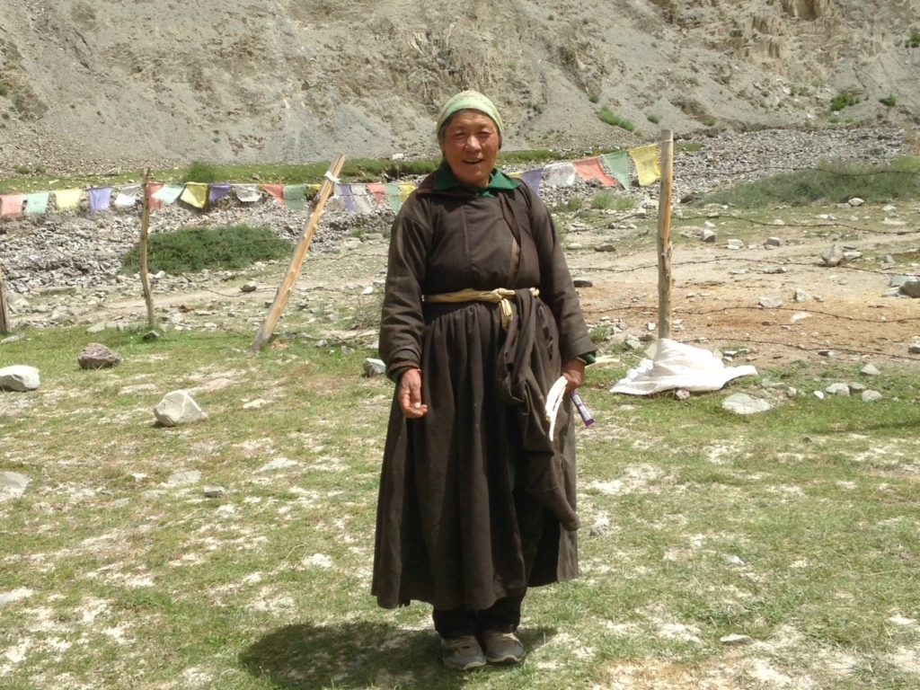 Ladakh family trip meeting a local lady. Copyright©2017 reserved to photographer via mapandfamily.com