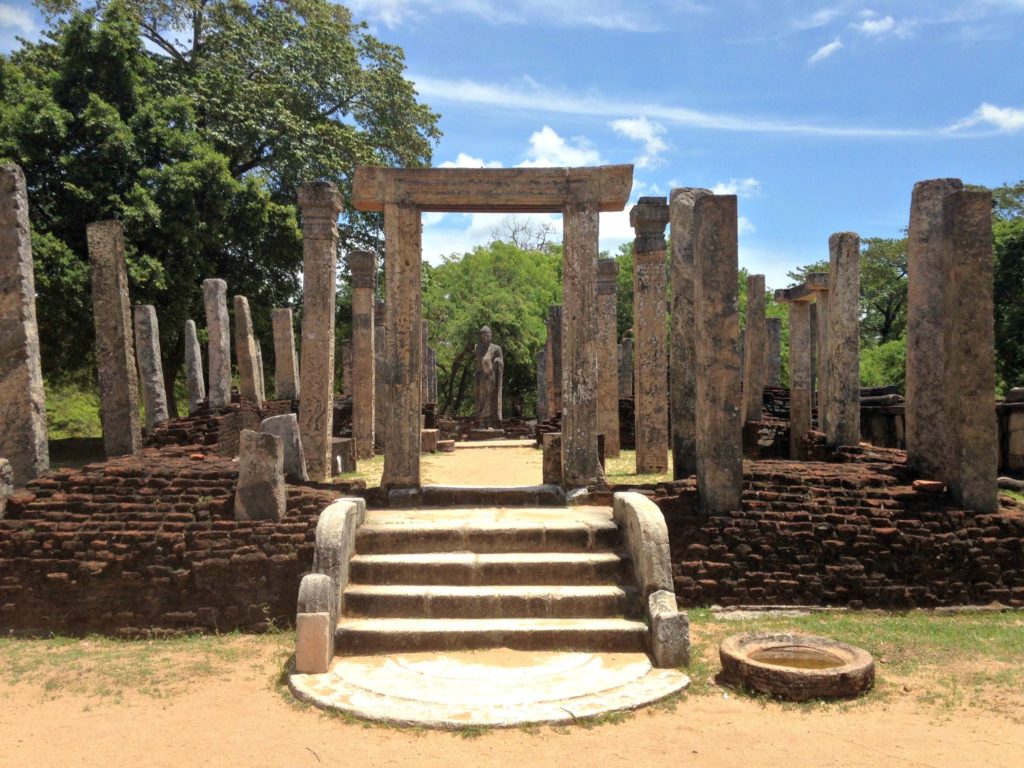  Sri Lanka cultural triangle. Archway at Polonnaruwa Copyright©2017 reserved to photographer via mapandfamily.com 
