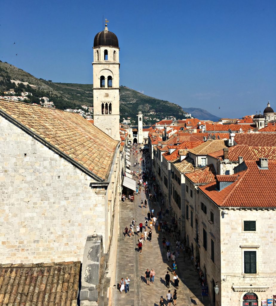 What to do in Dubrovnik in June, Stradun shopping street, mapandfamily.com 