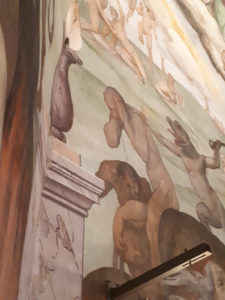 Frescoes on the internal walls of the cathedral, Florence. Copyright©2018 mapandfamily.com 