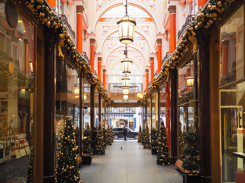 Pretty Christmas decorations in Victorian covered shopping arcade. Copyright ©2018 mapandfamily.com 