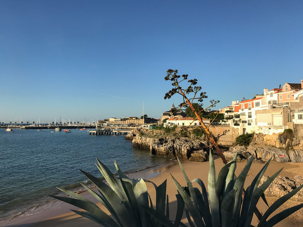 Beaches in Cascais are easy to access. View of quiet town beach in Cascais. Copyright ©2019 mapandfamily.com 
