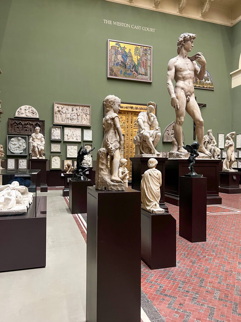 Free museums in London include V& A with its casts court full of reproductions of sculpture like Michaelangelo's David here. Copyright@2023 mapandfamily.com